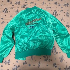 Vintage green Chevy jacket. Size medium. True to size. perfect condition.